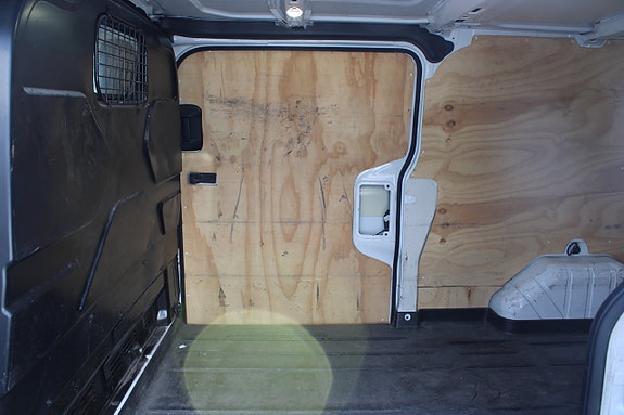 Ford Transit Custom 11 of 12