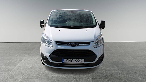 Ford Transit Custom 2 of 12