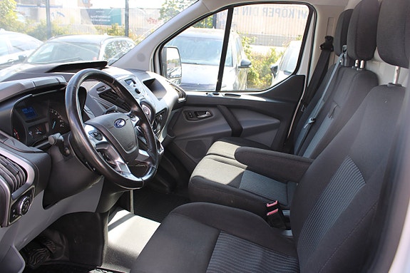 Ford Transit Custom 9 of 12