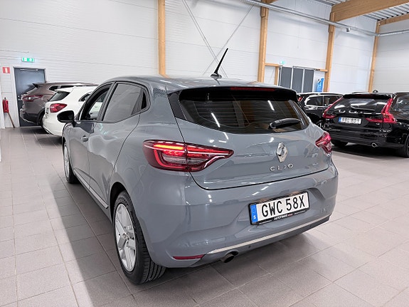 Renault Clio 8 of 16