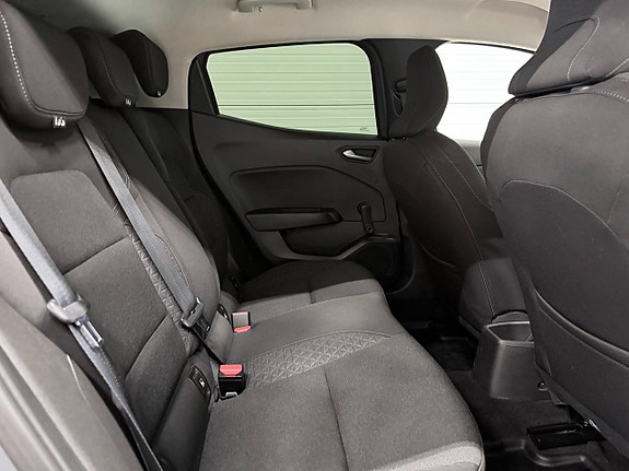 Renault Clio 16 of 16