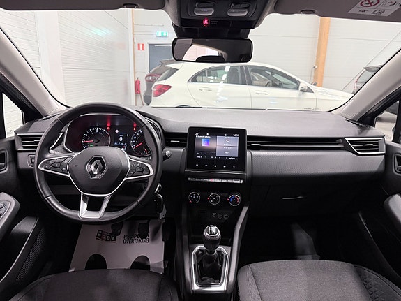Renault Clio 10 of 16