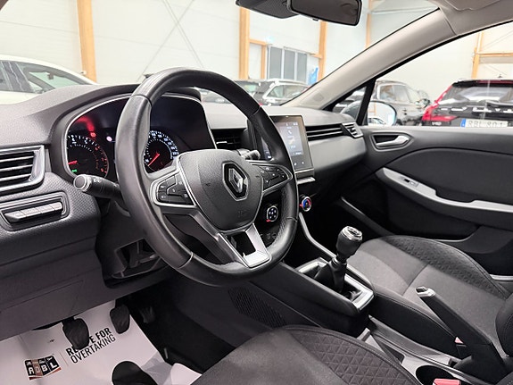 Renault Clio 9 of 16