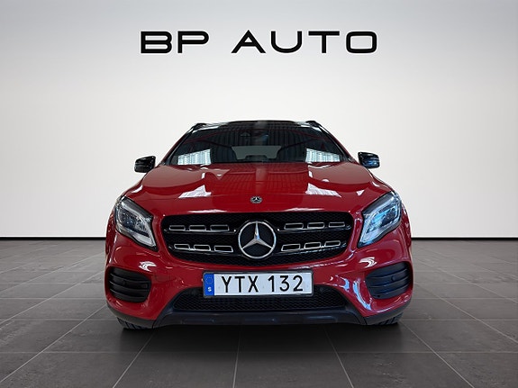 Mercedes-Benz GLA200 5 of 22