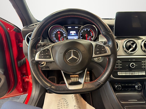 Mercedes-Benz GLA200 21 of 22