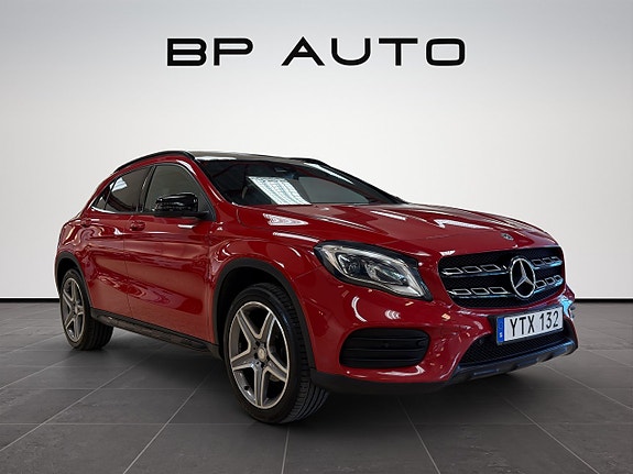 Mercedes-Benz GLA200 3 of 22