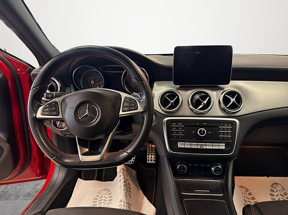 Mercedes-Benz GLA200 18 of 22