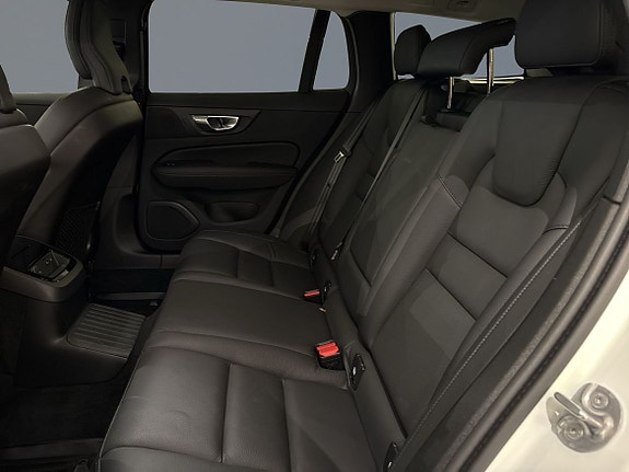 Volvo V60 8 of 12