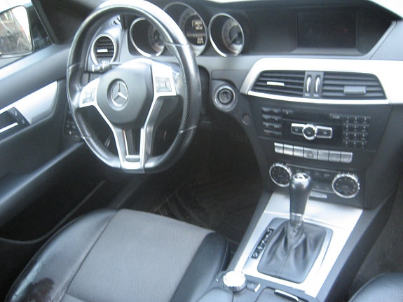 Mercedes-Benz C180 14 of 21
