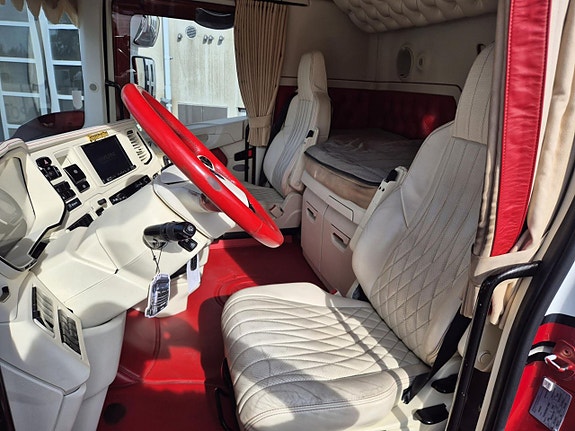 Scania S650 A6x2LB 10 of 17