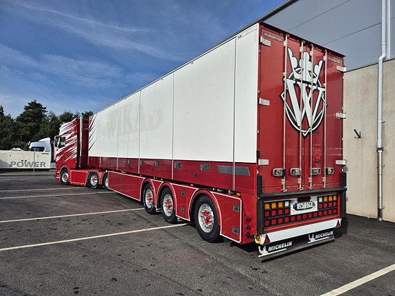 Scania S650 A6x2LB 4 of 17