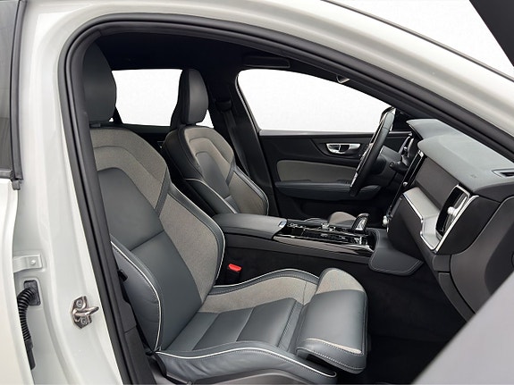Volvo V60 10 of 29