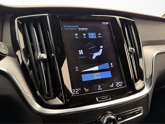 Volvo V60 16 of 29