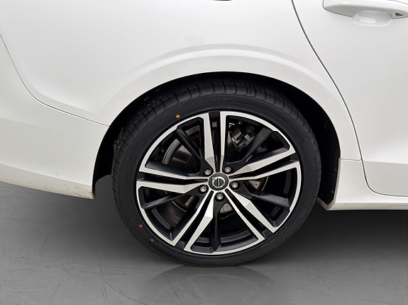 Volvo V60 28 of 29