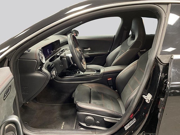 Mercedes-Benz CLA250 e 6 of 11