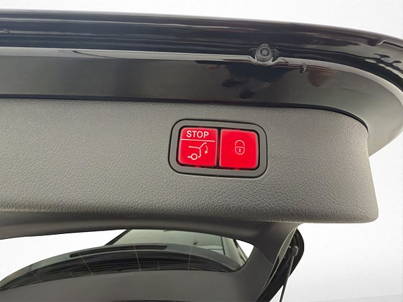 Mercedes-Benz C300 9 of 30