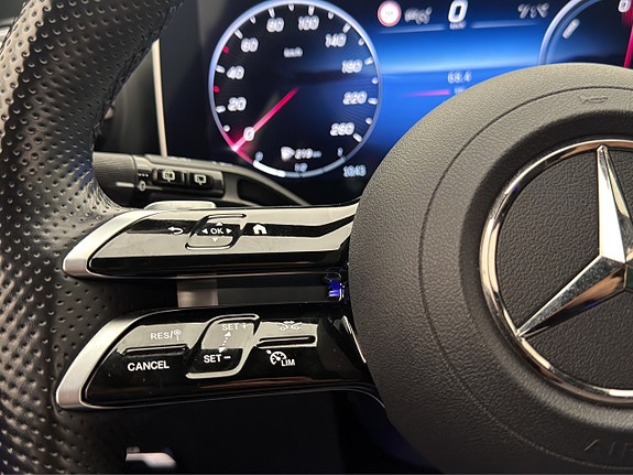 Mercedes-Benz C300 21 of 30