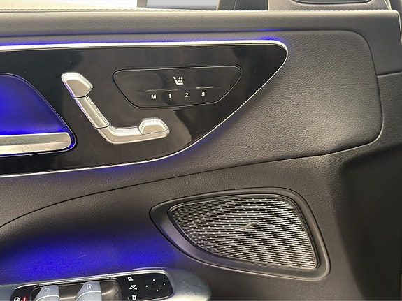 Mercedes-Benz C300 24 of 30
