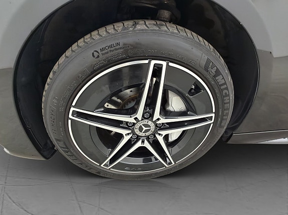 Mercedes-Benz C300 27 of 30