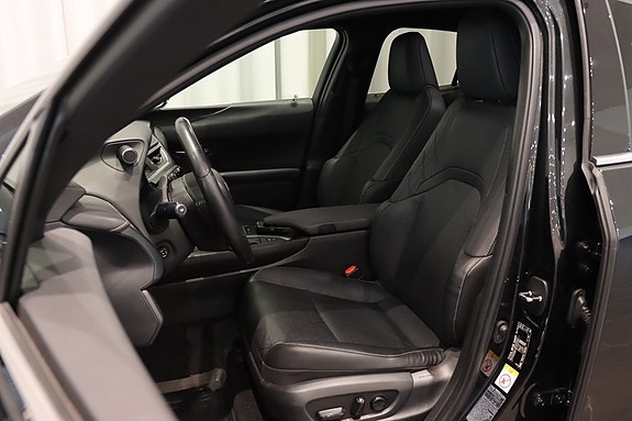 Lexus UX250h 8 of 22