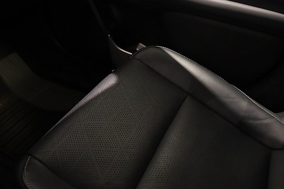 Lexus UX250h 21 of 22