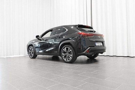 Lexus UX250h 3 of 22