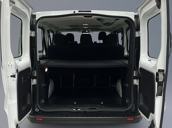 Renault Trafic 6 of 9