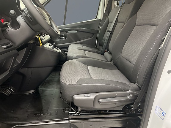 Renault Trafic 4 of 9