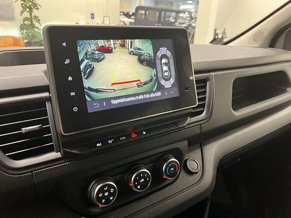 Renault Trafic 9 of 9