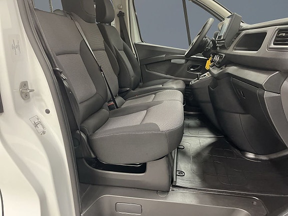 Renault Trafic 5 of 9