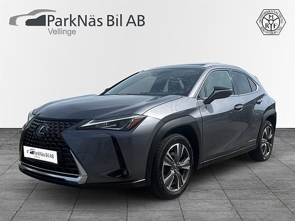 Lexus UX300e 2 of 19