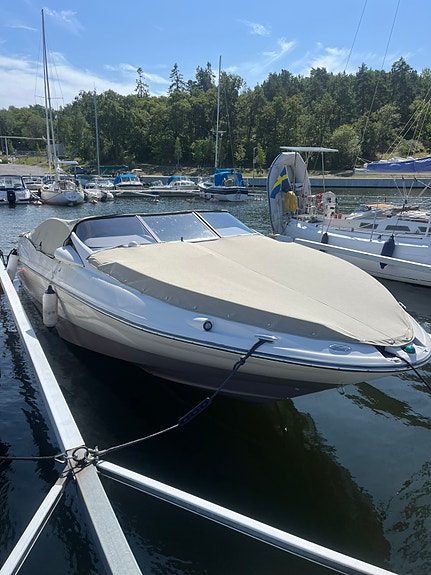 Regal 2500LSR bowrider + upptagningsvagn SÄNKT Pris!!! 5 of 8