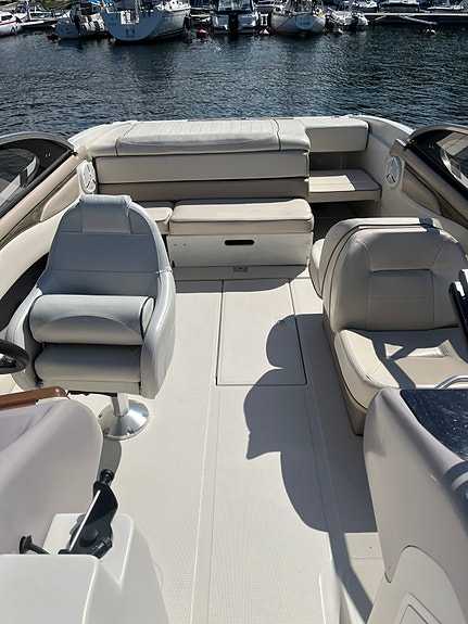 Regal 2500LSR bowrider + upptagningsvagn SÄNKT Pris!!! 3 of 8