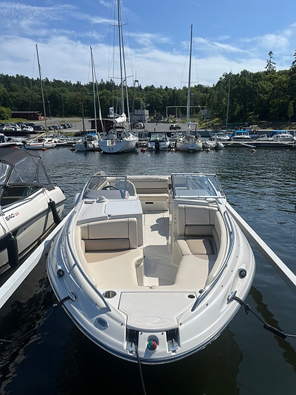 Regal 2500LSR bowrider + upptagningsvagn SÄNKT Pris!!! 4 of 8