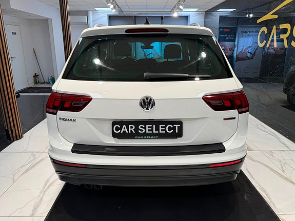 Volkswagen Tiguan 4 of 30