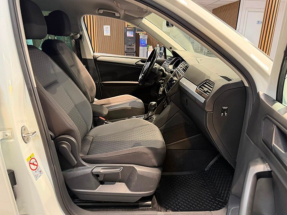 Volkswagen Tiguan 22 of 30