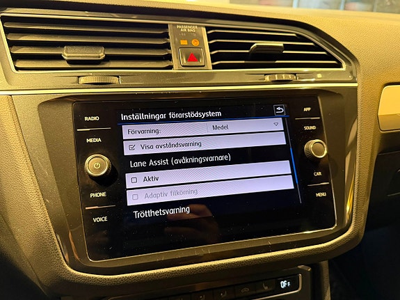 Volkswagen Tiguan 16 of 30