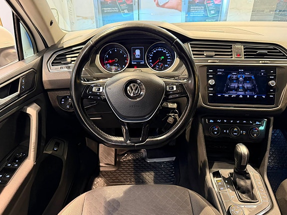 Volkswagen Tiguan 11 of 30