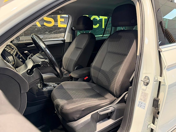 Volkswagen Tiguan 24 of 30