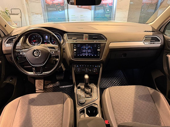Volkswagen Tiguan 10 of 30