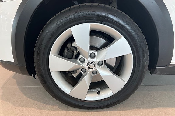 Skoda Octavia Scout 17 of 23