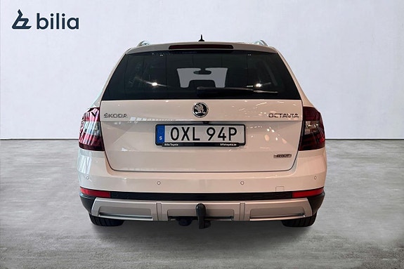 Skoda Octavia Scout 5 of 23