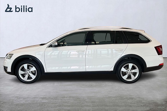 Skoda Octavia Scout 3 of 23