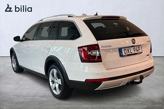 Skoda Octavia Scout 2 of 23