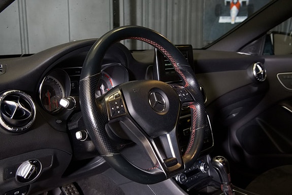 Mercedes-Benz CLA200 10 of 18