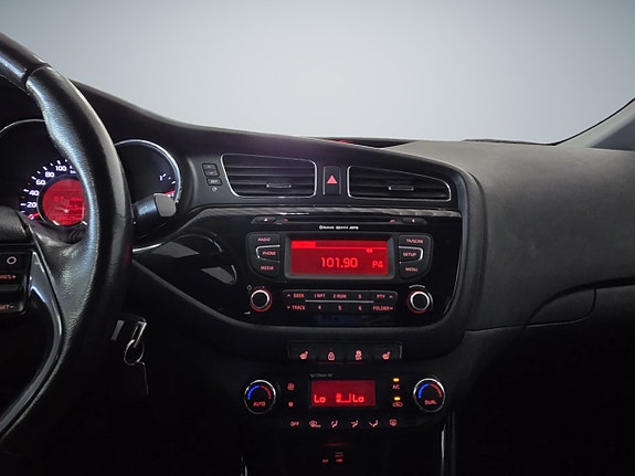 Kia Ceed 10 of 17