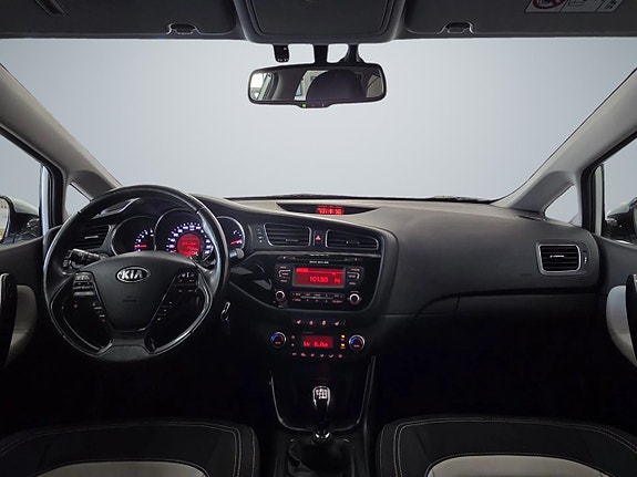 Kia Ceed 8 of 17