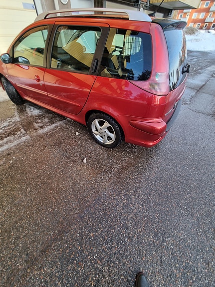 Peugeot 206 SW 5 of 6