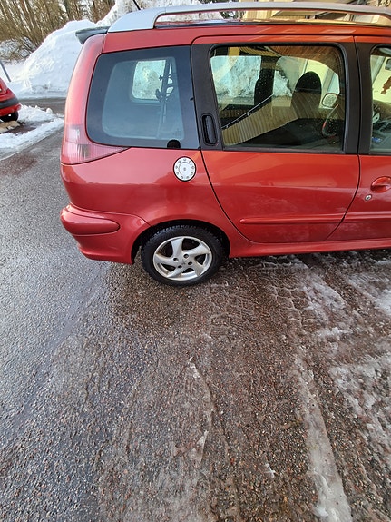 Peugeot 206 SW 2 of 6