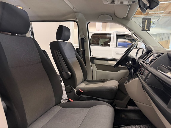 Volkswagen Transporter 21 of 30